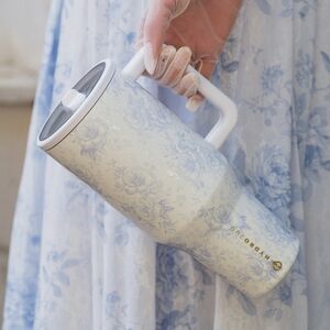 NWT HydroJug Floral Cherish Traveler 40oz